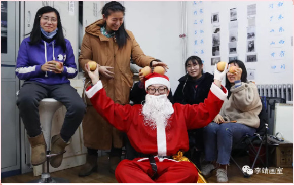 都说美术生与圣诞节无缘？NO！李靖画室圣诞节的正确打开方式，快戳！——北京美术培训画室33