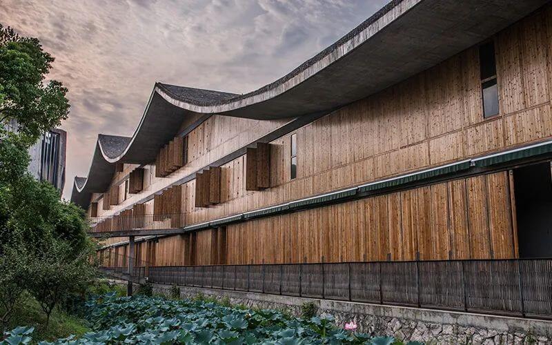 综合类大学VS艺术类大学，北京画室老师来给你分析分析哪个更有出路！