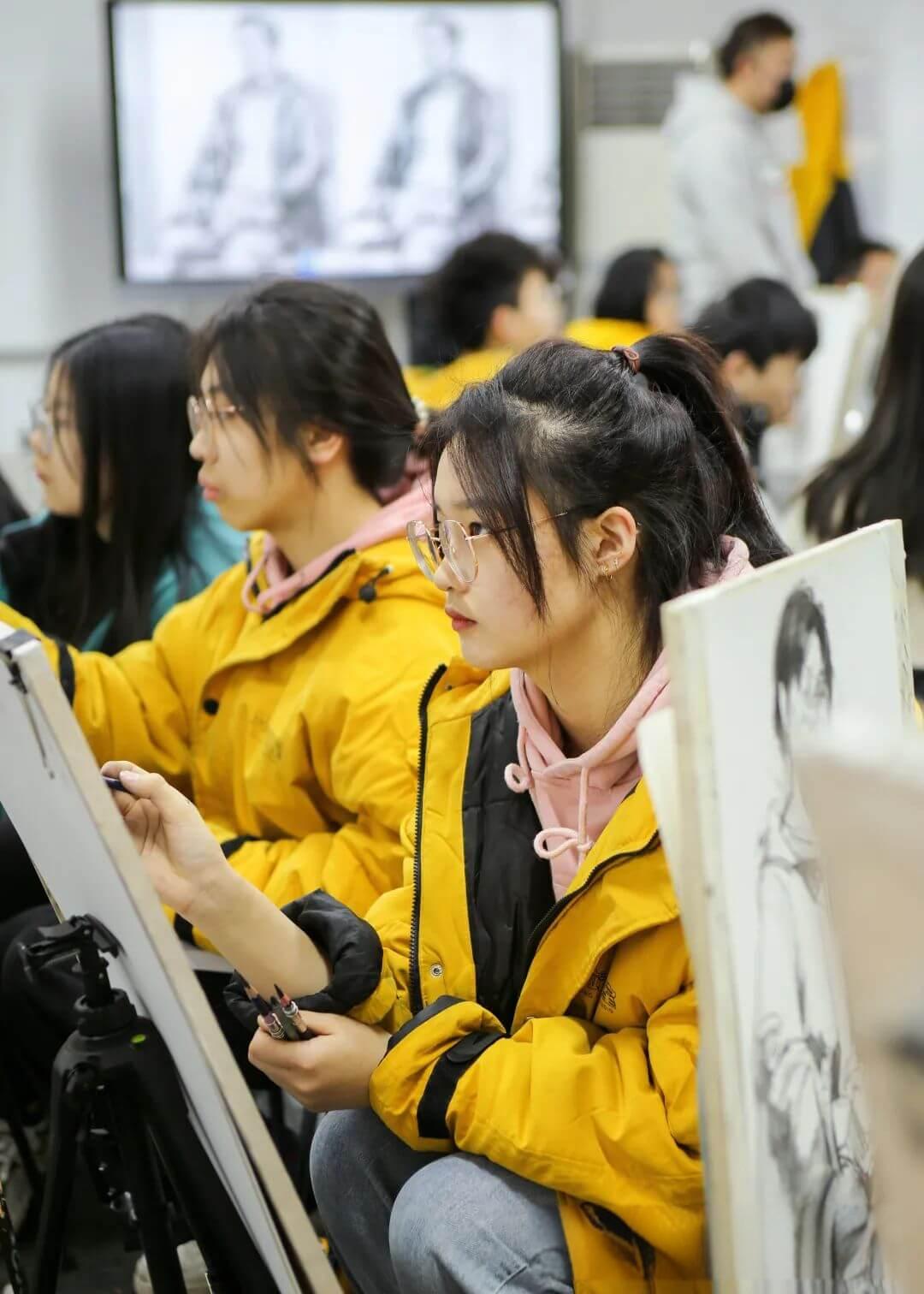北京画室鬼马少女应届考入央美，用实力出圈！——李美学子乔丹潼专访