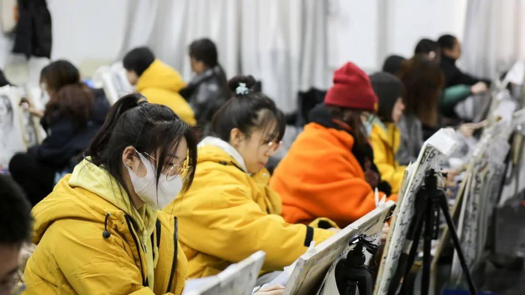 北京画室鬼马少女应届考入央美，用实力出圈！——李美学子乔丹潼专访